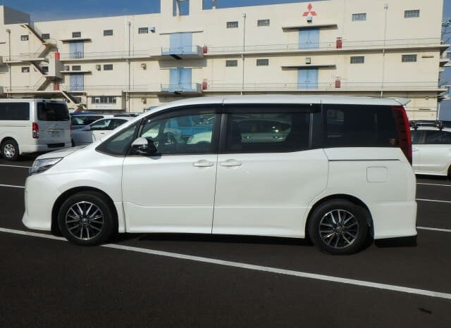 
								2017 Toyota Noah SI 2.0L full									