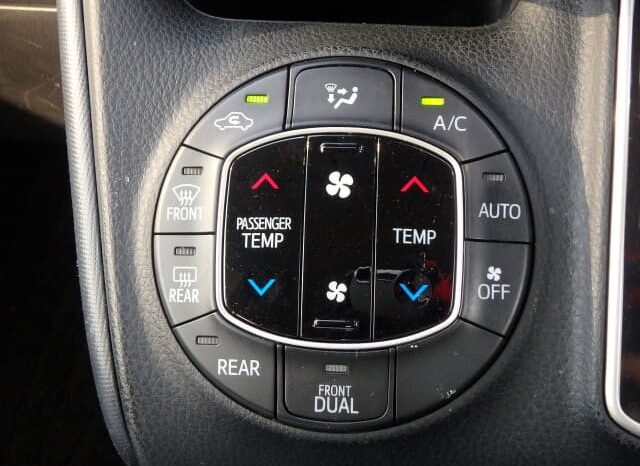 
								2017 Toyota Noah SI 2.0L full									