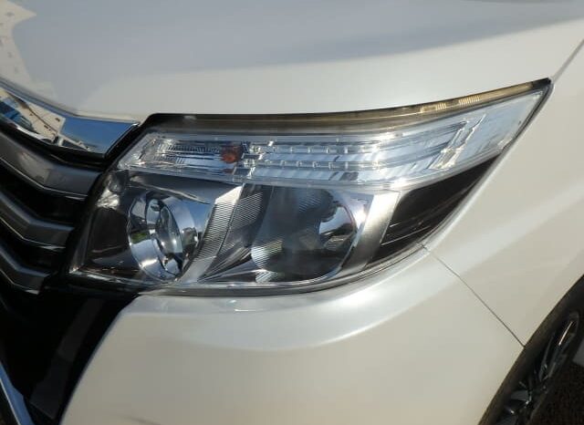 
								2017 Toyota Noah SI 2.0L full									