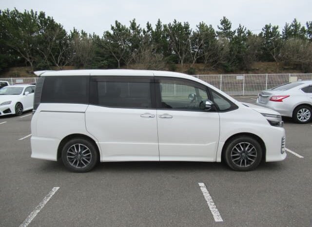 
								2017 Toyota Voxy ZS Kirameki 2.0L full									