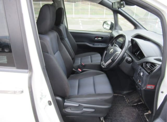 
								2017 Toyota Voxy ZS Kirameki 2.0L full									