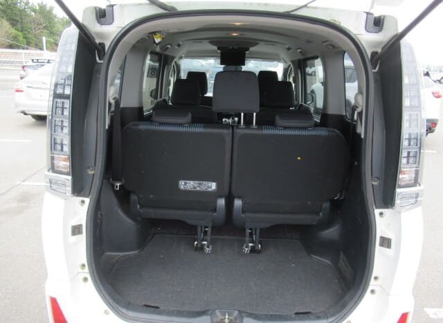 
								2017 Toyota Voxy ZS Kirameki 2.0L full									