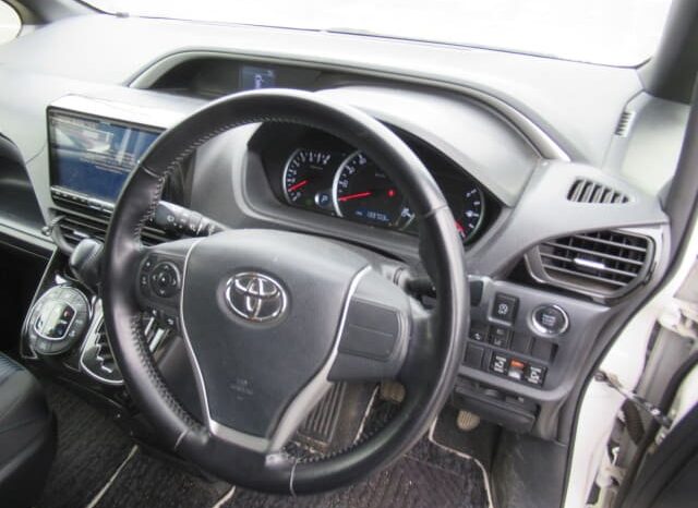 
								2017 Toyota Voxy ZS Kirameki 2.0L full									