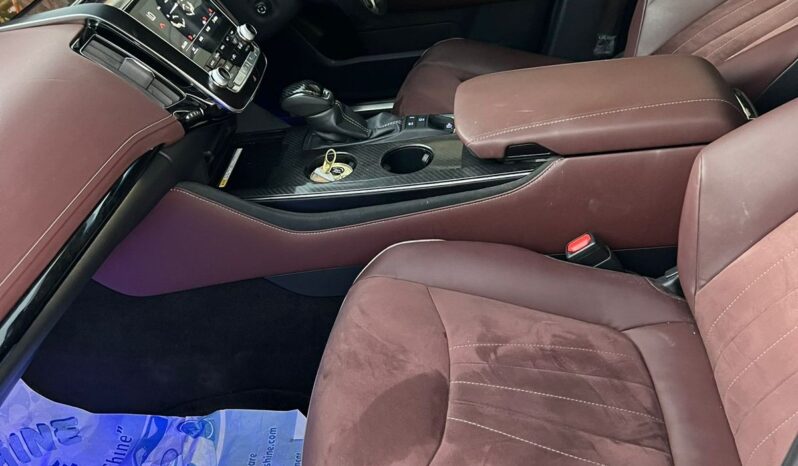 
								2018 Toyota Crown RS 2.5L full									