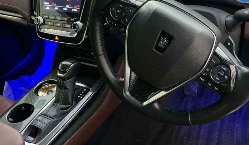 
								2018 Toyota Crown RS 2.5L full									