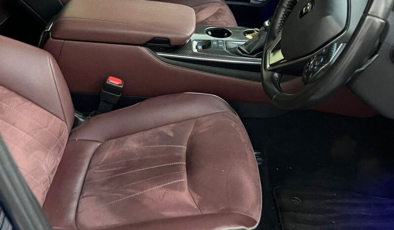 
								2018 Toyota Crown RS 2.5L full									