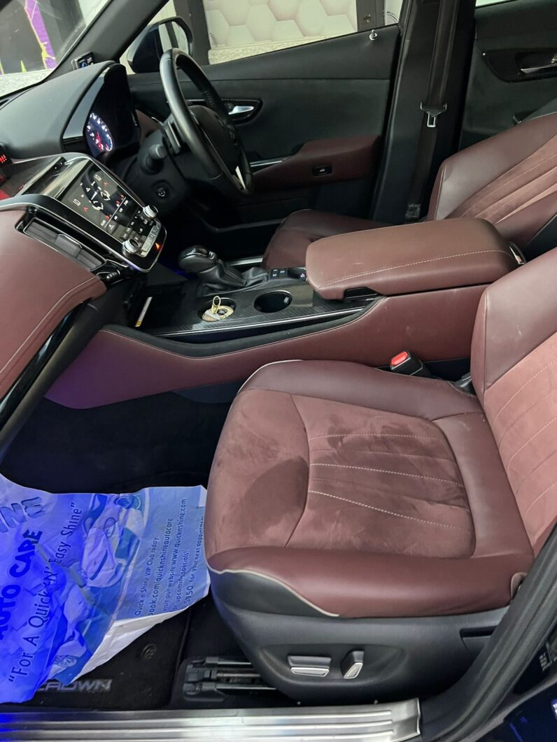 
								2018 Toyota Crown RS 2.5L full									