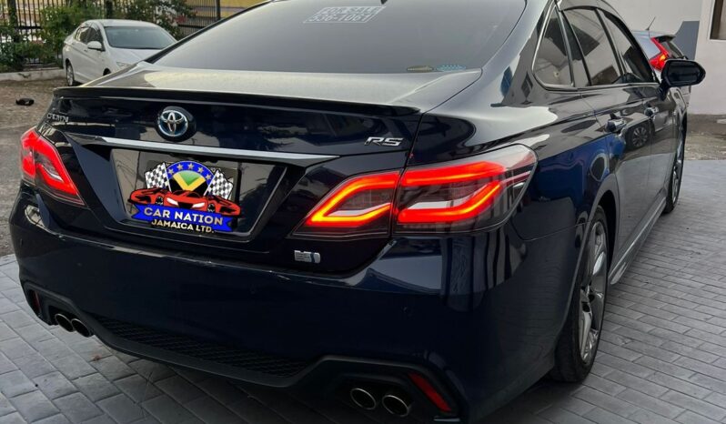 
								2018 Toyota Crown RS 2.5L full									