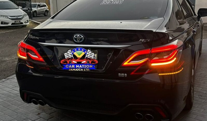 
								2018 Toyota Crown RS 2.5L full									