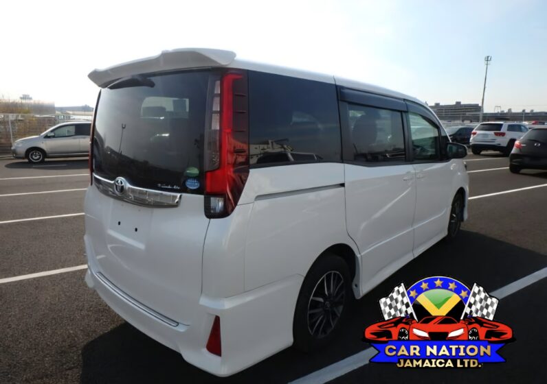 
								2017 Toyota Noah SI 2.0L full									