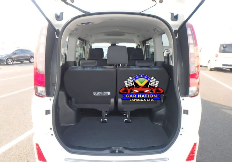 
								2017 Toyota Noah SI 2.0L full									