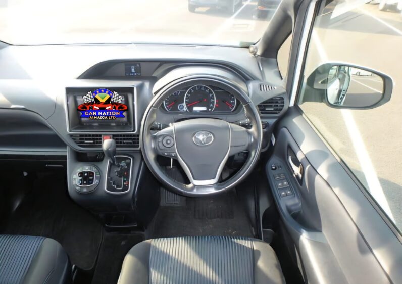 
								2017 Toyota Noah SI 2.0L full									
