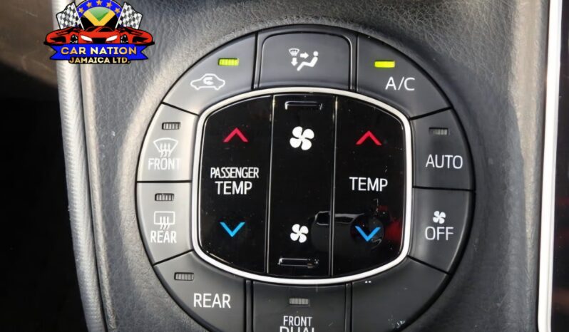 
								2017 Toyota Noah SI 2.0L full									
