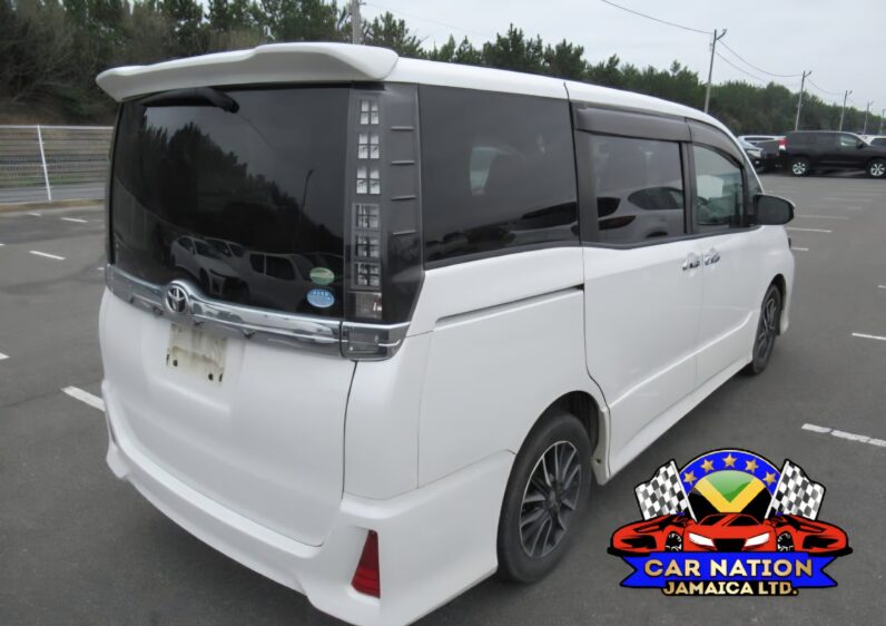 
								2017 Toyota Voxy ZS Kirameki 2.0L full									
