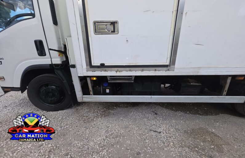 
								2017 Isuzu Forward Refrigerated Box Truck 5.2L 4HK1 full									