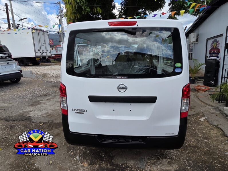 
								2017 Nissan Caravan NV350 full									