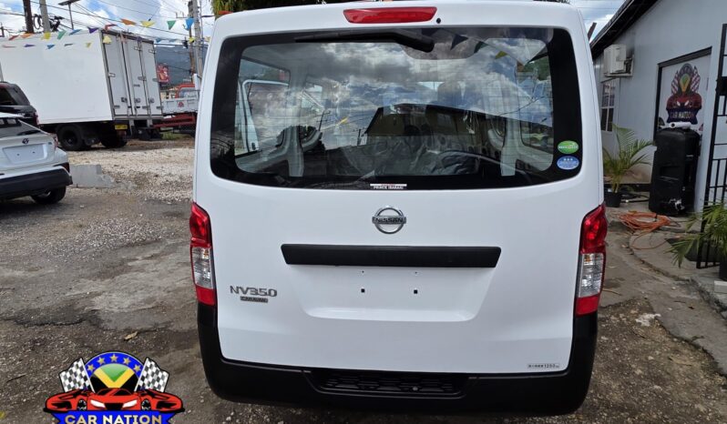 
								2017 Nissan Caravan NV350 full									