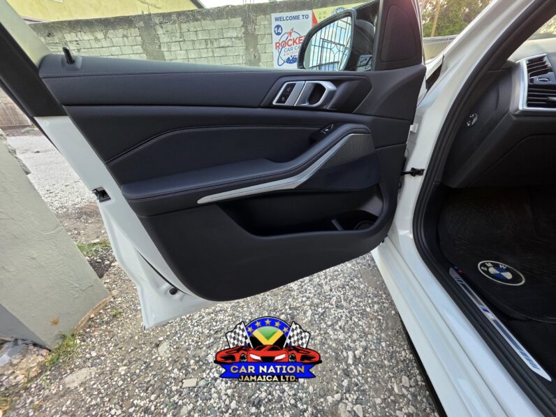 
								2022 BMW X5 35d M SPORT (AIR SUSPENSION & PANARAMIC ROOF) full									