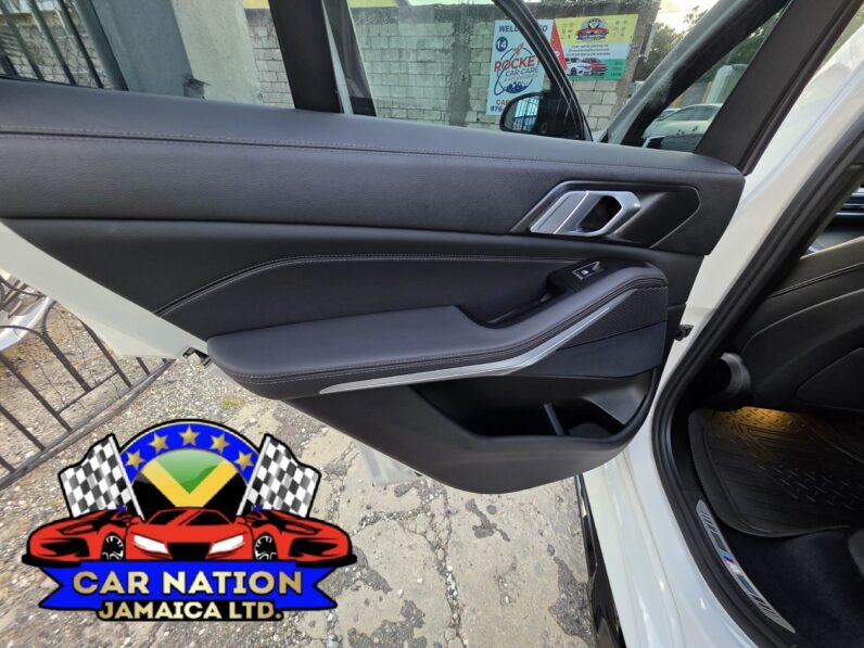 
								2022 BMW X5 35d M SPORT (AIR SUSPENSION & PANARAMIC ROOF) full									