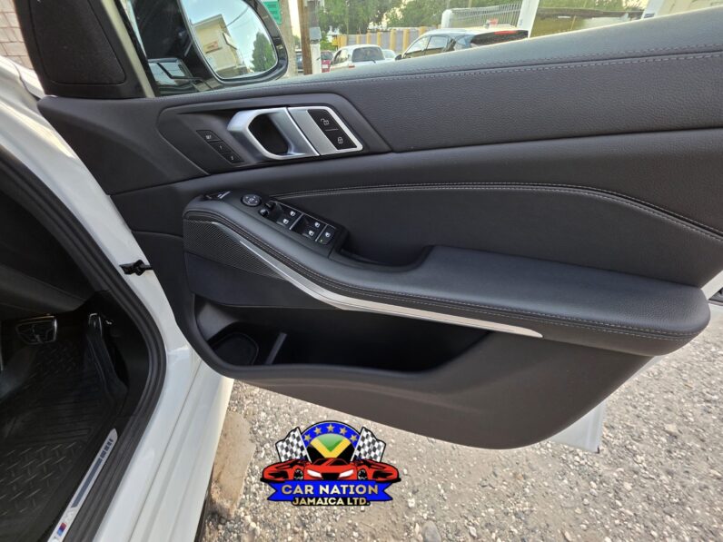 
								2022 BMW X5 35d M SPORT (AIR SUSPENSION & PANARAMIC ROOF) full									