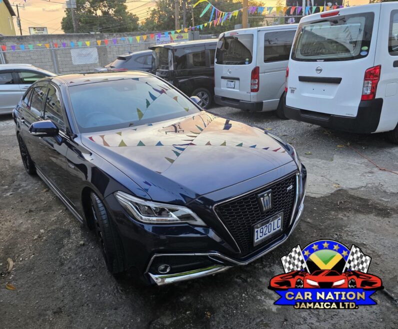 
								2018 Toyota Crown RS 2.5L full									