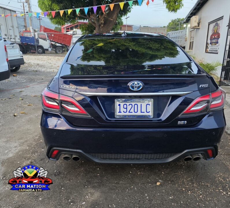 
								2018 Toyota Crown RS 2.5L full									