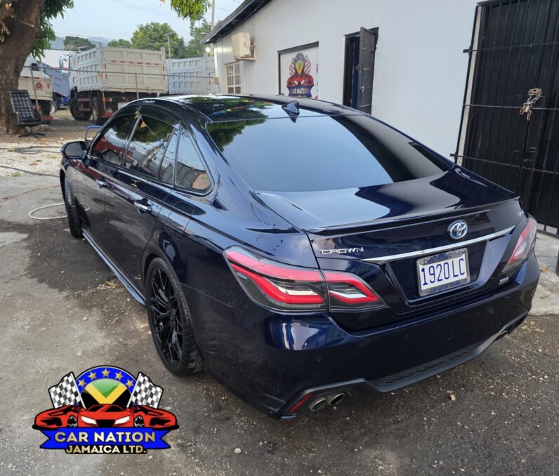 
								2018 Toyota Crown RS 2.5L full									