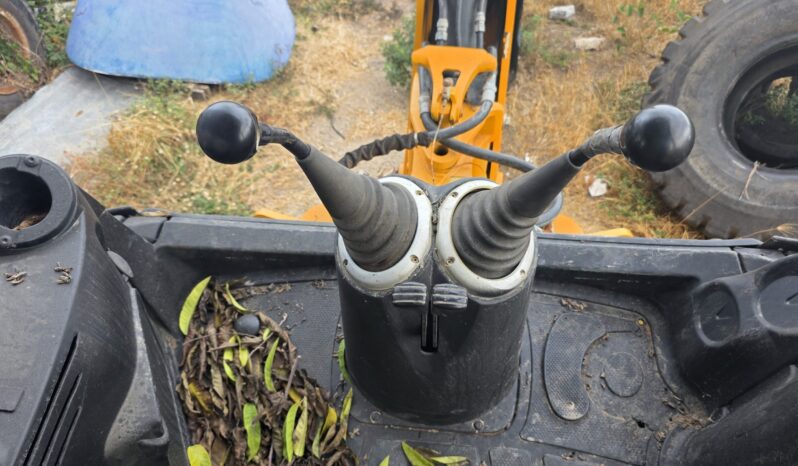 
								2012 JCB Backhoe 3CX full									