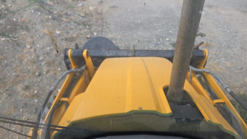 
								2012 JCB Backhoe 3CX full									