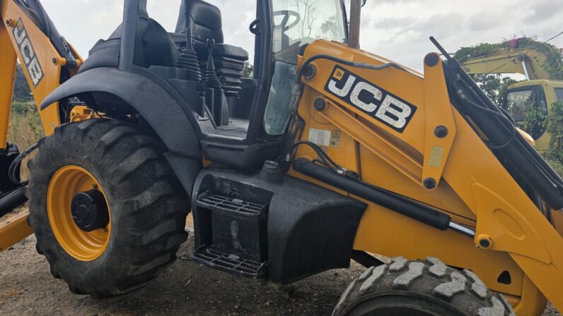 
								2012 JCB Backhoe 3CX full									