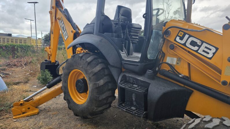 
								2012 JCB Backhoe 3CX full									