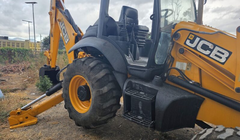 
								2012 JCB Backhoe 3CX full									