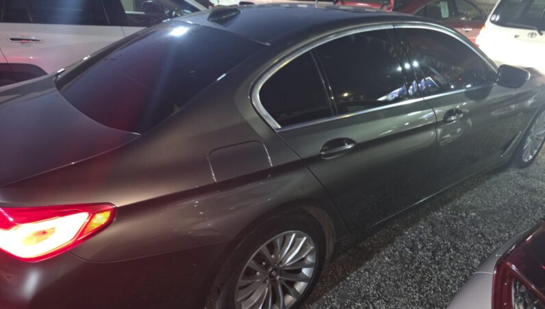 
								2018 BMW 530I Luxury Line (Sunroof) full									