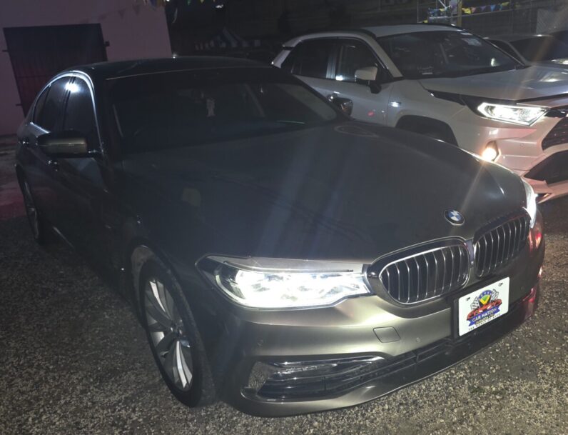 
								2018 BMW 530I Luxury Line (Sunroof) full									