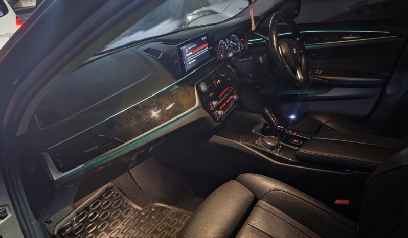 
								2018 BMW 530I Luxury Line (Sunroof) full									