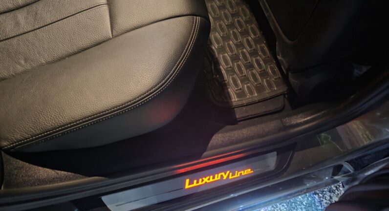 
								2018 BMW 530I Luxury Line (Sunroof) full									