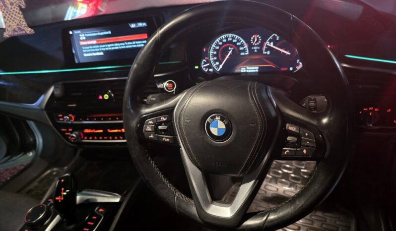 
								2018 BMW 530I Luxury Line (Sunroof) full									