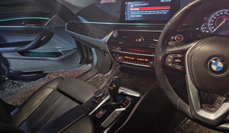 
								2018 BMW 530I Luxury Line (Sunroof) full									