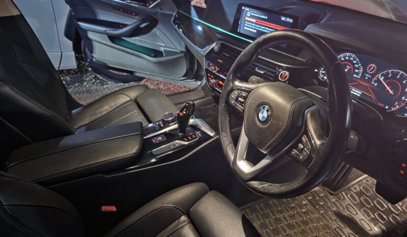 
								2018 BMW 530I Luxury Line (Sunroof) full									