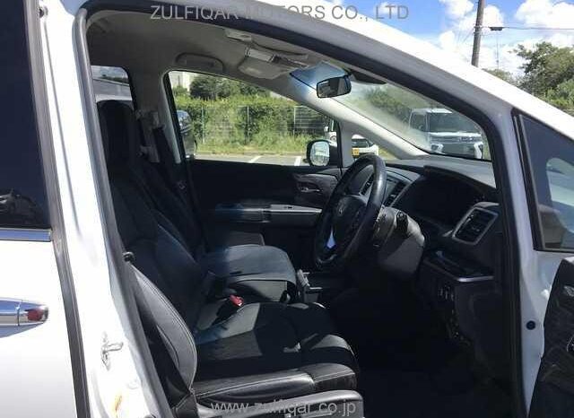 
								2017 Honda Odyssey 2.4 Absolute EX full									
