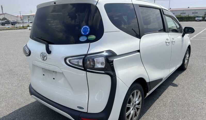 
								2019 Toyota Sienta full									