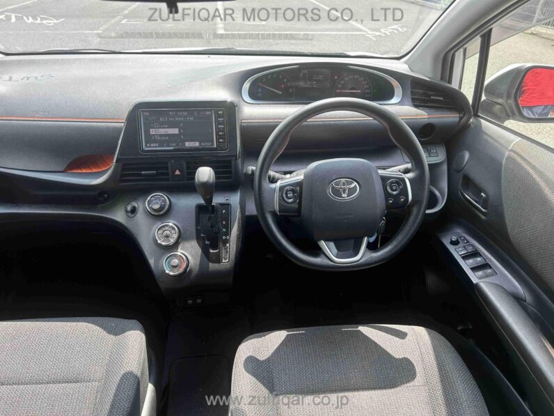 
								2019 Toyota Sienta full									