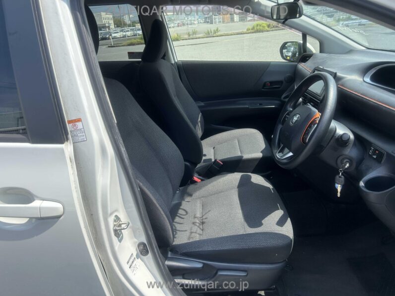 
								2019 Toyota Sienta full									