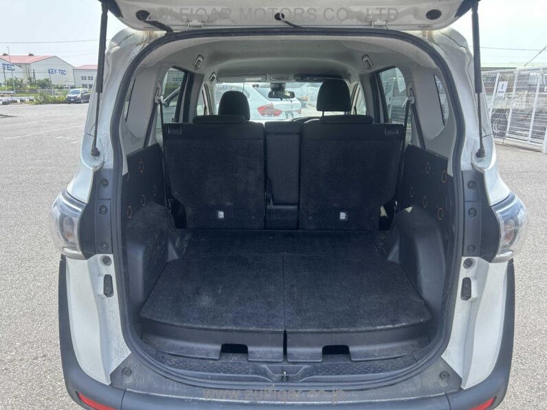 
								2019 Toyota Sienta full									