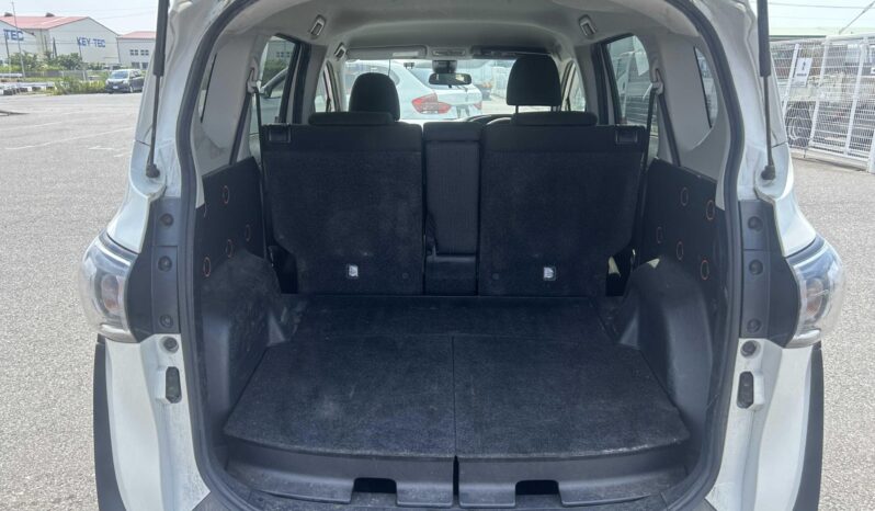 
								2019 Toyota Sienta full									