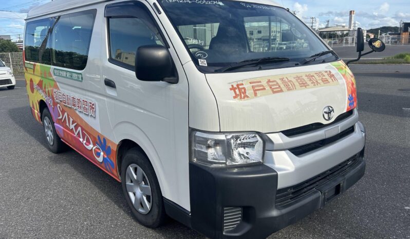 
								2018 Toyota Hiace (Commuter) full									
