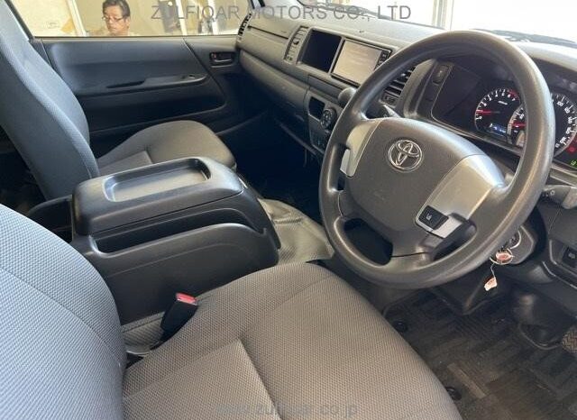 
								2018 Toyota Hiace (Commuter) full									
