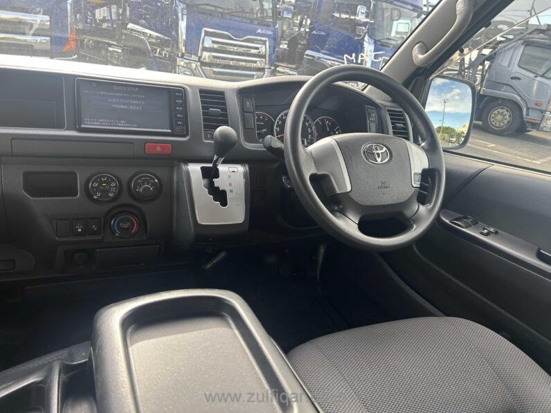 
								2018 Toyota Hiace (Commuter) full									