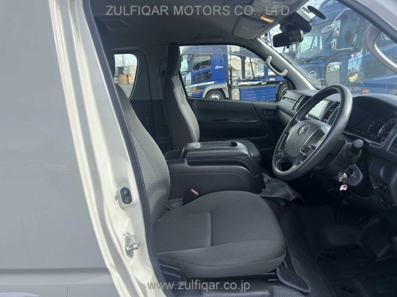 
								2018 Toyota Hiace (Commuter) full									