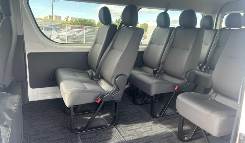 
								2018 Toyota Hiace (Commuter) full									